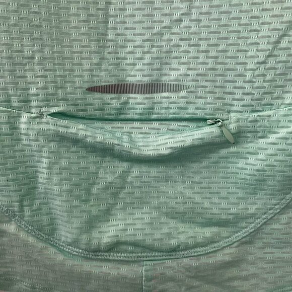 UNDER ARMOUR HEAT GEAR ATHLETIC TOP - Picture 10 of 13